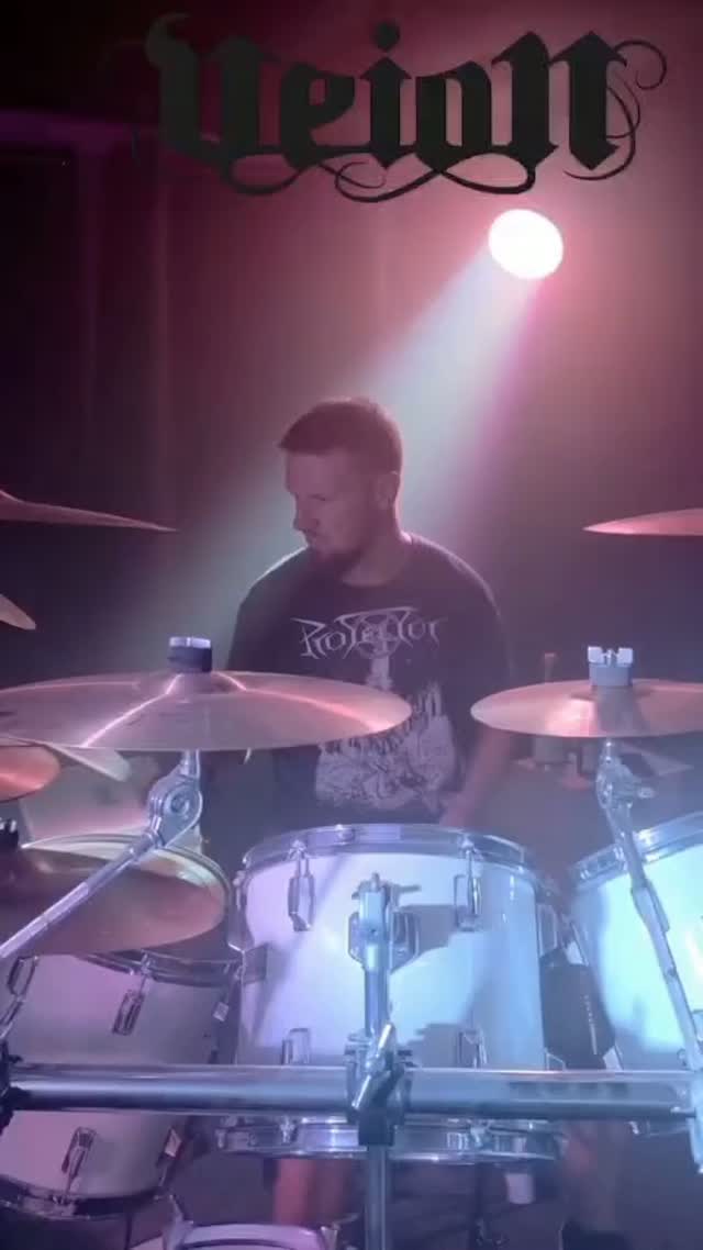 Straight from the rehearsal room. Loud, raw and heavy. 🤘
#VEION #ApartFromMyMemory #Drums #Rehearsal #Metal